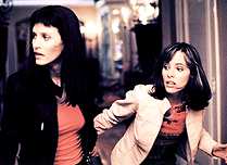 Gail Weathers (Courteney Cox) meets up with her alter-ego (Parker Posey) for a good scare!