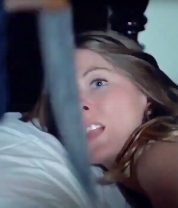 Christina Hart is menanced by a psycho in Arthur Mark&apos;s 1973 proto-slasher and sexploitation mashup THE ROOMMATES.