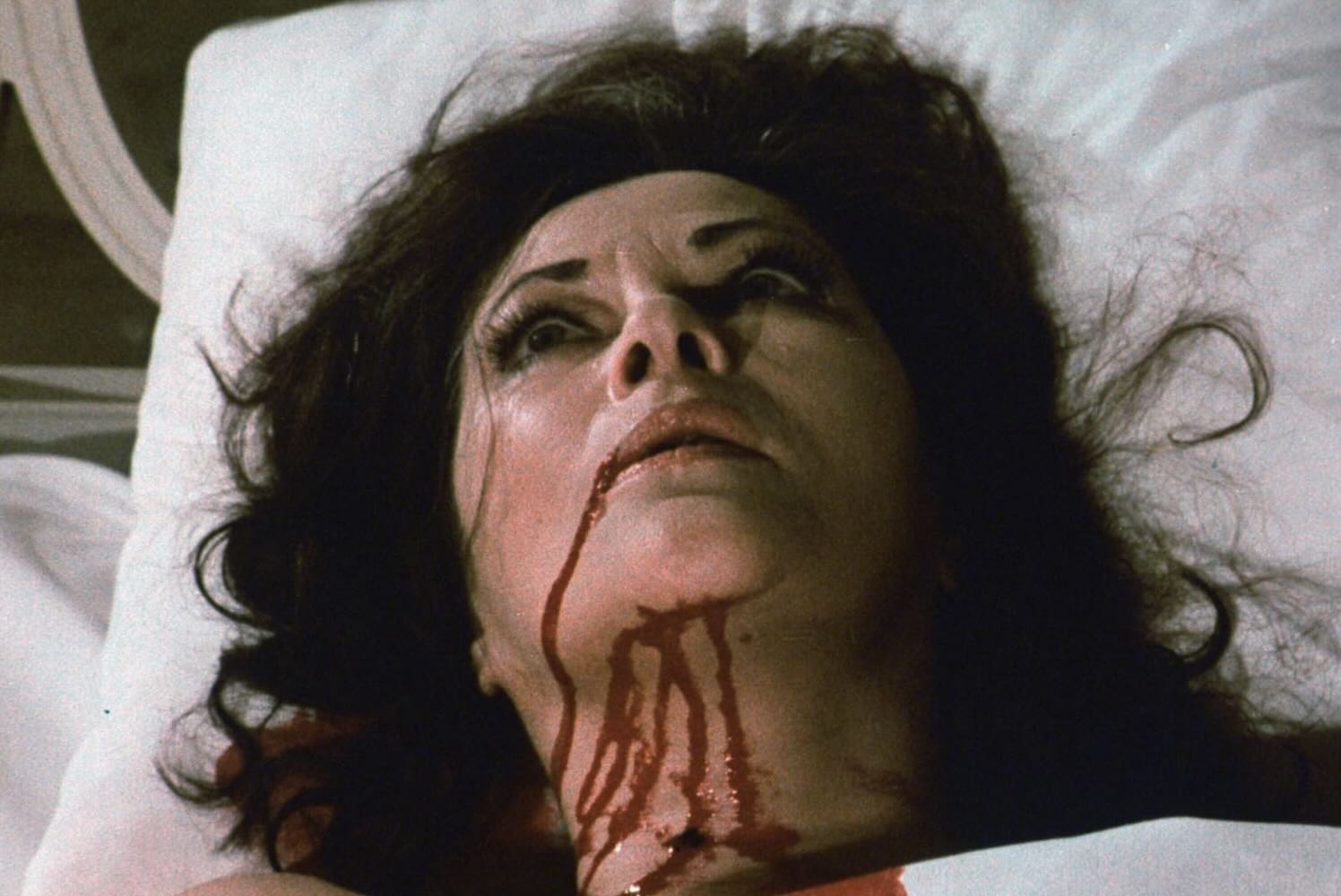 Yvonne De Carlo appears briefly in mid '70s proto-slasher THE INTRUDER before being bumped off